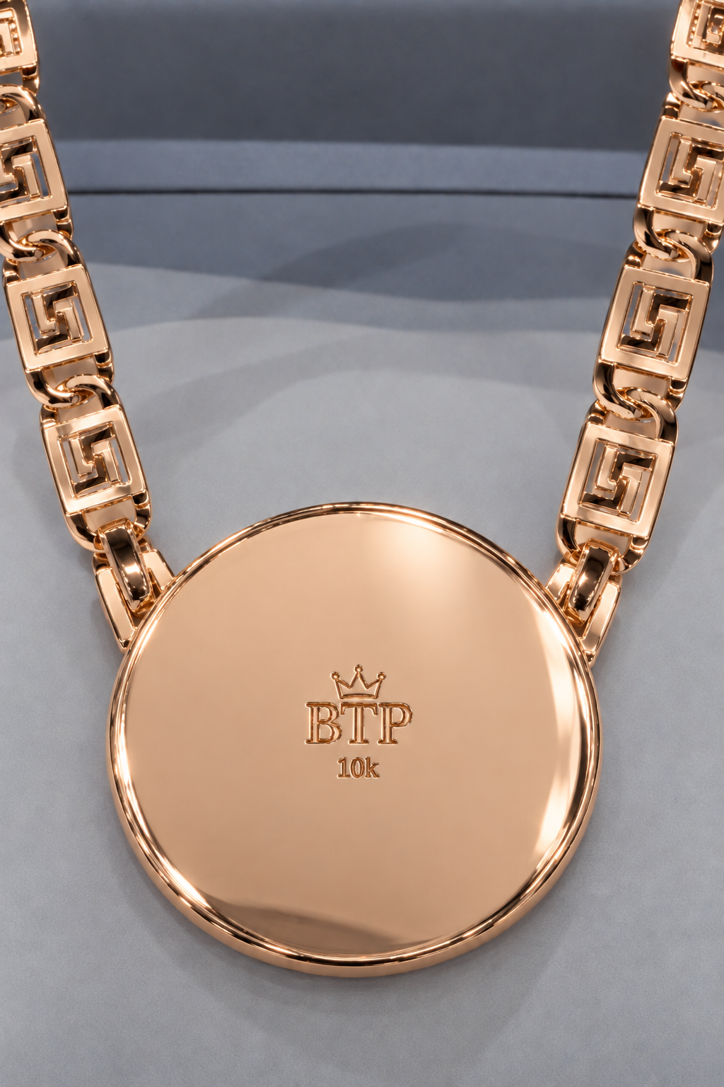 Rose Gold Compass “7” Medallion Pendant & Link Chain